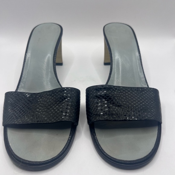 Gucci womens reptile slip on sandals. Size 6B black snakeskin w/ block heel. - Picture 6 of 10